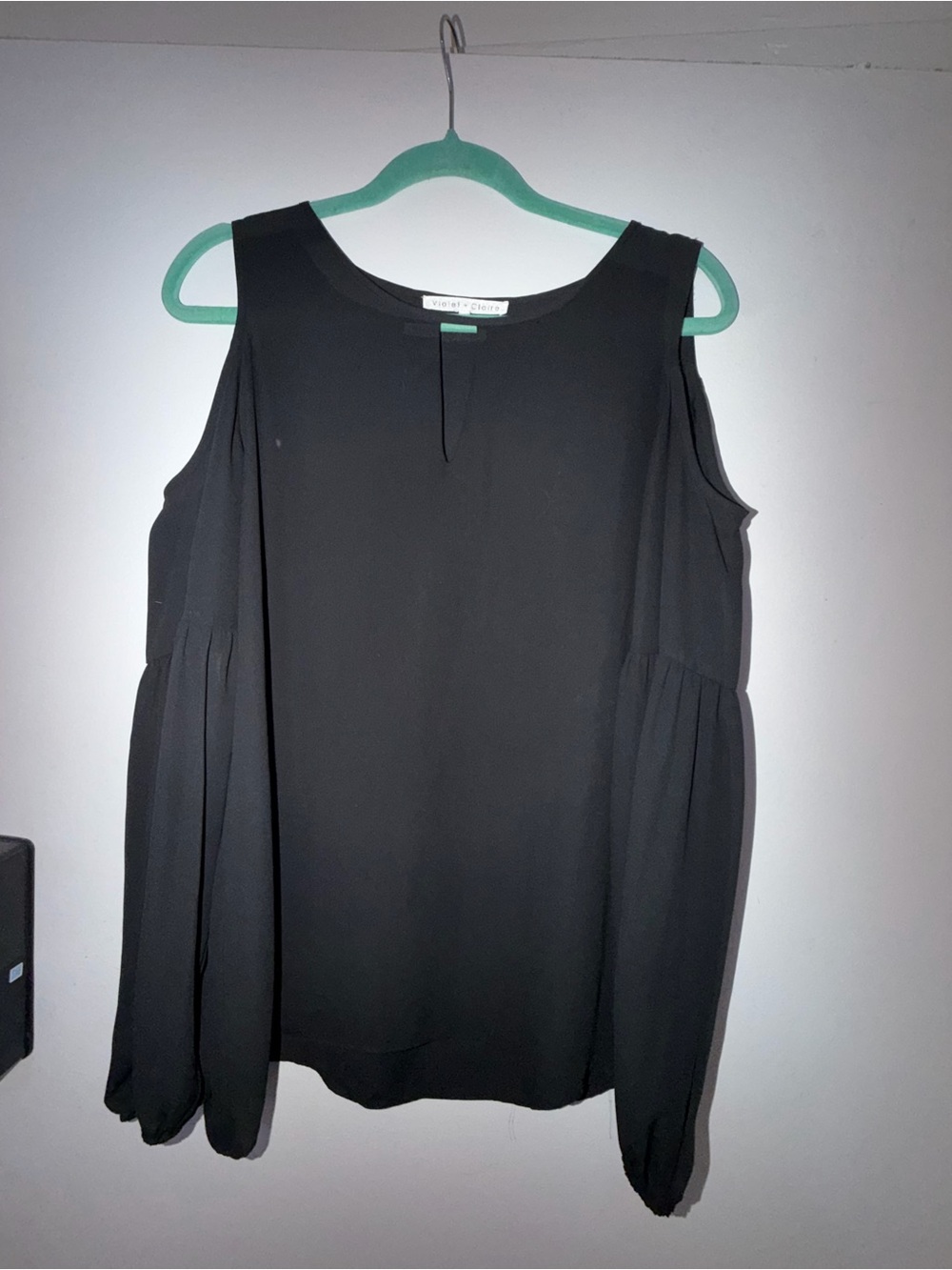 Violet & Claire Black Cold-Shoulder Blouse